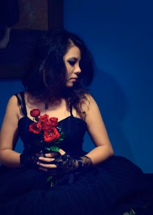 Hình ảnh hiếm hoi Vũ Cát Tường khoác lên mình chiếc váy. Ảnh: Saostar