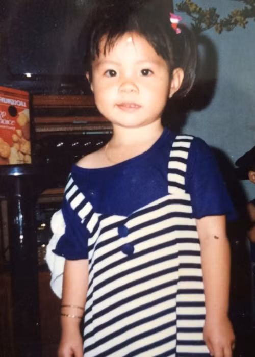 Ngày nhỏ, Vũ Cát Tường sở hữu làn da trắng trẻo, đôi mắt to tròn và mái tóc dài. Ảnh: Zing