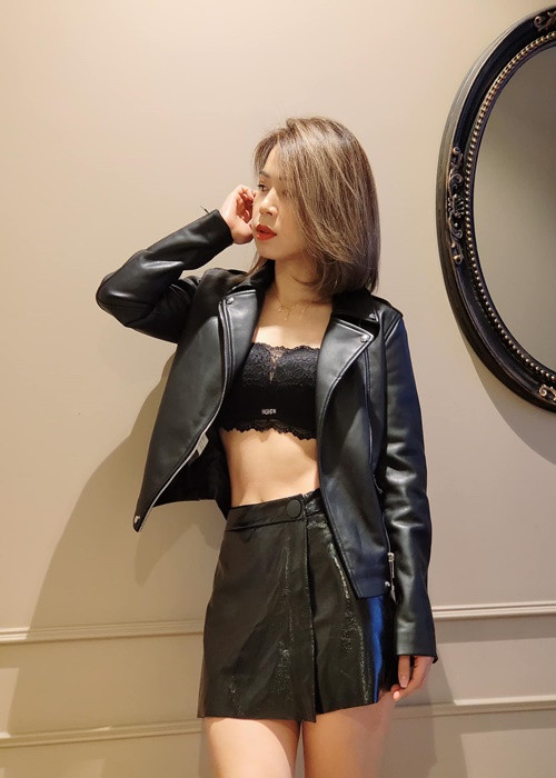 Bà xã Mạnh Trường xinh đẹp, gợi cảm không thua kém các mỹ nhân Việt.