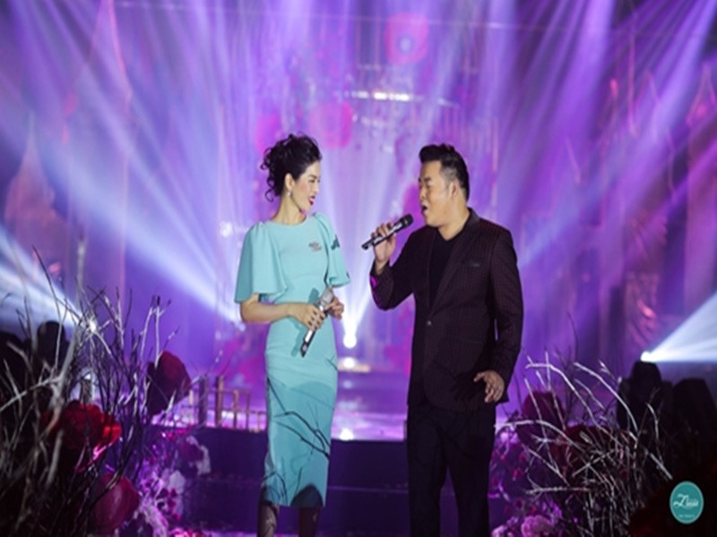 Năm 2017, nữ ca sĩ góp mặt trong đám cưới lớn tại Hà Nội. Nhiều người cho rằng cát-sê của Lê Quyên không dưới 300 triệu đồng. Ảnh: Dân Việt