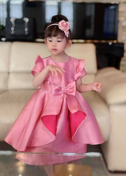 Cô công chúa nhà Mai Hồ được nhiều người khen xinh xắn như thiên thần.