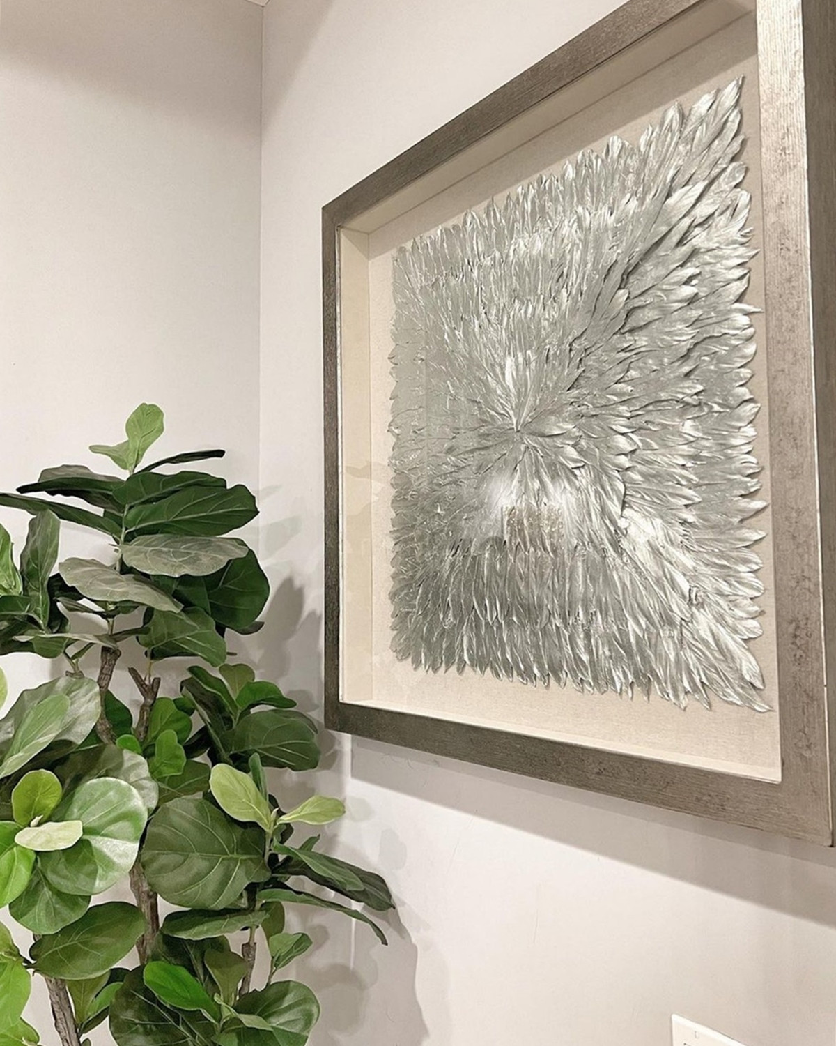 Cây xanh được bài trí tạo sinh khí cho gia chủ.