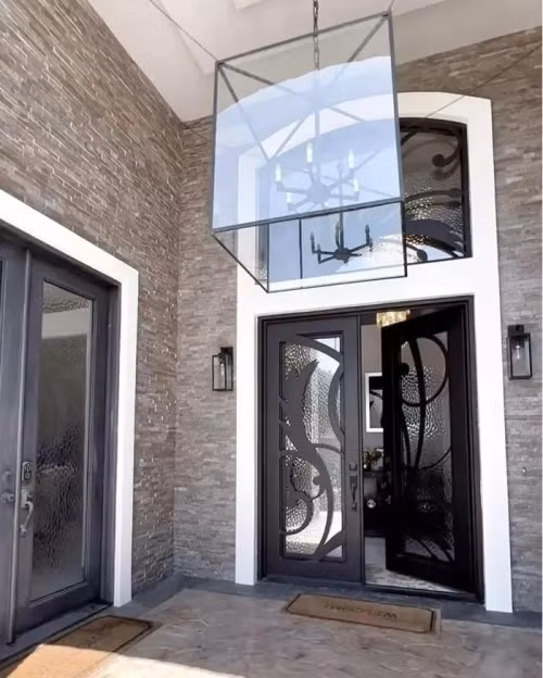 Ngôi nhà phục vụ nhu cầu nghỉ ngơi, sinh hoạt của gia đình Lệ Quyên khi sang Mỹ lưu diễn.