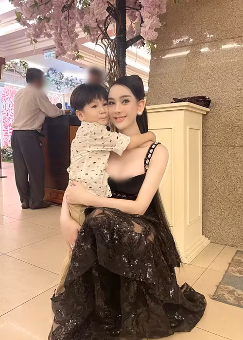 Con trai lam dieu nay khien Lam Khanh Chi vo cung xuc dong