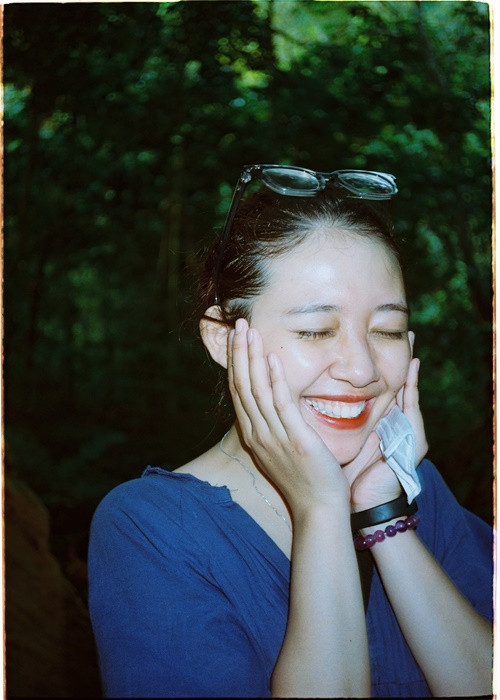 Nàng á hậu có nụ cười hao hao ca sĩ Tóc Tiên. Ảnh: FBNV