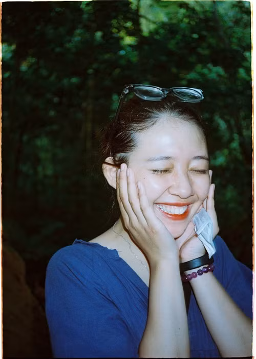 Nàng á hậu có nụ cười hao hao ca sĩ Tóc Tiên. Ảnh: FBNV