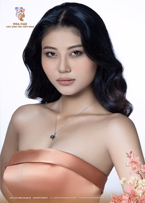 Bằng tuổi Hoa Đan, Thu Thảo cao 1m77, có số đo ba vòng 74-61-88cm. Ảnh: Fanpage Hoa hậu các Dân tộc Việt Nam