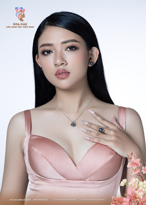 Á hậu Hoa Đan cao 1m76, nặng 58kg, số đo ba vòng 92-66-99 cm. Ảnh: Fanpage Hoa hậu các Dân tộc Việt Nam