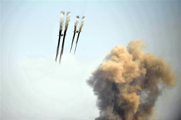 Hiện Azerbaijan đã triển khai các hệ thống phòng không tầm ngắn và tầm trung gần biên giới và Thổ Nhĩ Kỳ đang không ngừng hỗ trợ cho Baku. Điều này có thể trở thành một vấn đề nghiêm trọng đối với Yerevan.