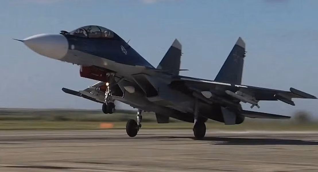 Không chỉ có vậy, ông Pankov còn cho biết việc tích hợp động cơ AL-41F1S thế hệ mới vào máy bay chiến đấu Su-30SM2 sẽ giúp nó tăng tốc tốt hơn và giảm bán kính quay vòng.