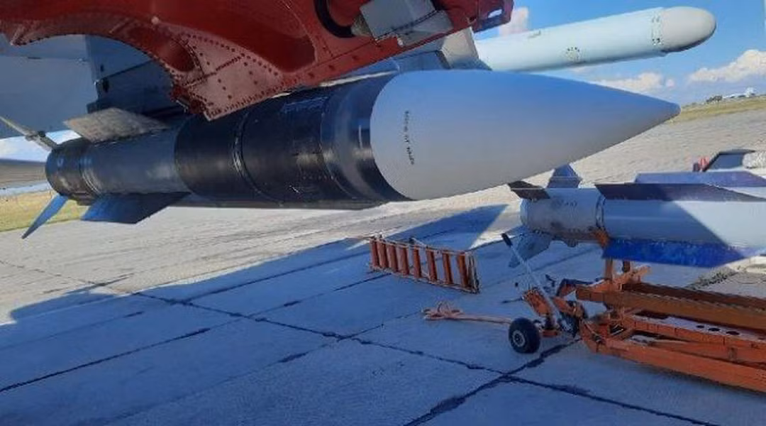 Việc đồng nhất hóa tiêm kích Su-30SM2 với Su-35S còn có ý nghĩa hơn với Không quân Nga khi họ chắc chắn sẽ phải đối đầu chiến đấu cơ F-16 do Mỹ sản xuất trên bầu trời Ukraine, lúc này mọi cải tiến đều vô cùng đáng giá.