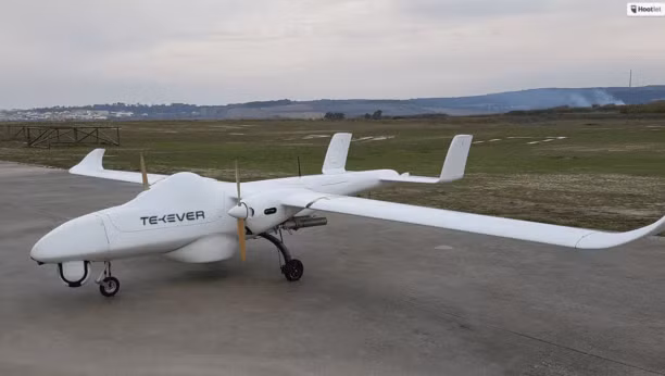 Ngoài Bayraktar TB2, Lực lượng Vũ trang Ukraine còn mất hơn chục chiếc máy bay không người lái khác cũng như một máy bay không người lái cỡ lớn Tekever do Bồ Đào Nha sản xuất. Tekever có khả năng thực hiện nhiều nhiệm vụ khác nhau ở phạm vi lên tới 1.000 km và hoạt động trên không tới 20 giờ. Nó có thể được trang bị nhiều loại thiết bị trinh sát, bao gồm cả trạm radar, khiến nó trở thành công cụ không thể thiếu để trinh sát và giám sát.