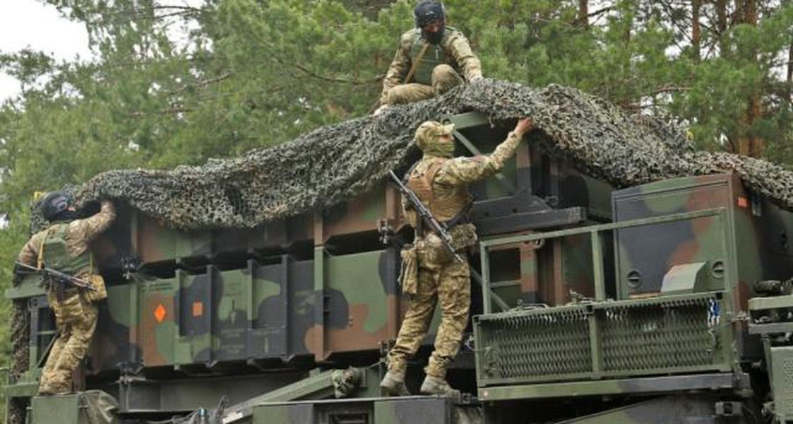 Theo SASC, FrankenSAM là chương trình ghép nối "hệ thống phóng mặt đất với tên lửa phòng không sẵn có" để tạo thành một tổ hợp vũ khí phòng không hoàn chỉnh.