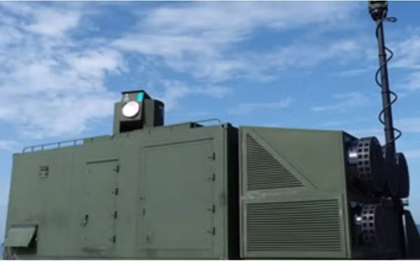 Han Quoc san xuat hang loat vu khi laser diet UAV gia re