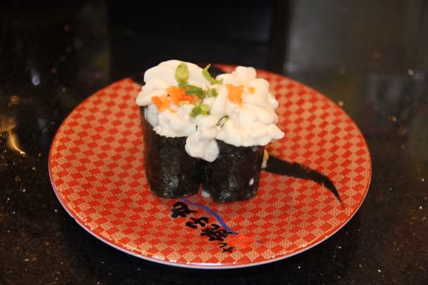 Món Shirako. Shirako là bộ phận sinh dục của cá đực. Món Shirako được chế biến cùng với các túi tinh dịch của cá. Ở Nhật Bản, người ta thường dùng shirako của cá nóc hay cá tuyết. Mùi vị của nó khá nồng. Hơn nữa, người Nhật Bản lại thích ăn shirako còn sống.