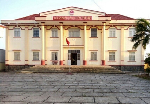 Ca Mau Tham phan voi tien nhau duoc bo nhiem quan to