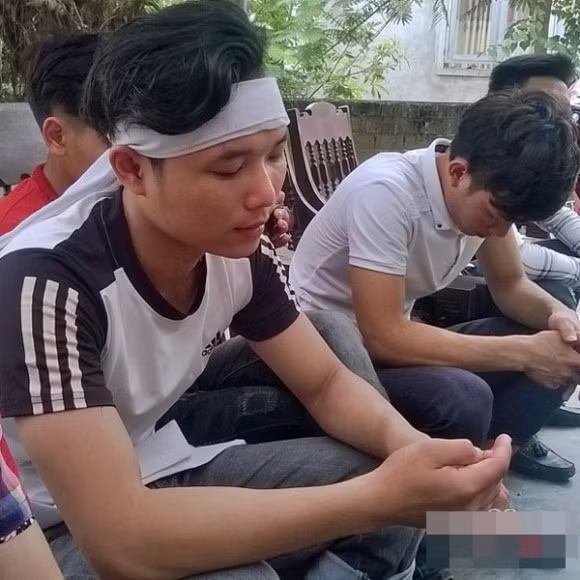 Nghi van nguoi phu nu vao nha nghi tu sat vi qua be tac-Hinh-3