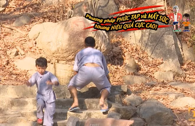 Trong khi đó, Nhím và Chấu Chấu tỏ ra rất bạo dạn, cùng các bố bảo vệ giỏ hoa quả nhà mình. Ông bố nhí nhảnh Anh Khoa còn dùng "chiêu độc" là giả vờ làm khỉ. Châu Chấu cũng thích thú làm theo.