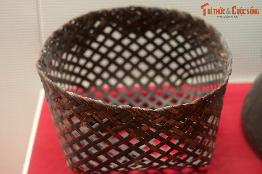 Sọt của bà Hoàng Thị Tám ở xã Lam Sơn huyện Hòa An, tỉnh Cao Bằng dùng mang cơm cho đồng chí Phạm Văn Đồng khi hoạt động bí mật ở địa phương, năm 1942.