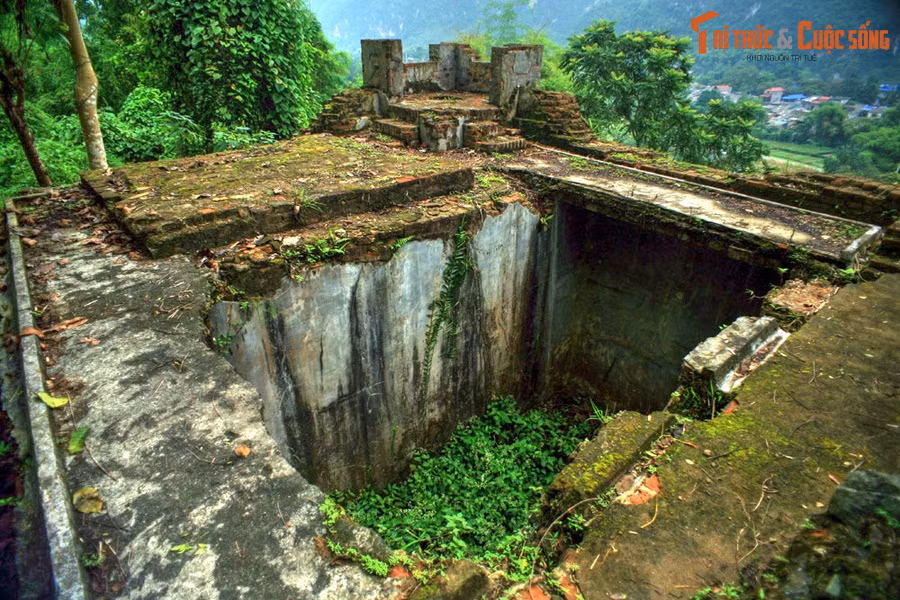 Ngày 2/10/1044, 12 đảng viên ở nhà tù Chợ Chu đã vượt ngục thành công. Đây là lực lượng nòng cốt trong việc lập chiến khu Nguyễn Huệ và căn cứ Tân Trào để tháng 5/1945 đón Bác Hồ từ Pác Bó về Tân Trào lãnh đạo tổng khởi nghĩa tháng 8/1945.