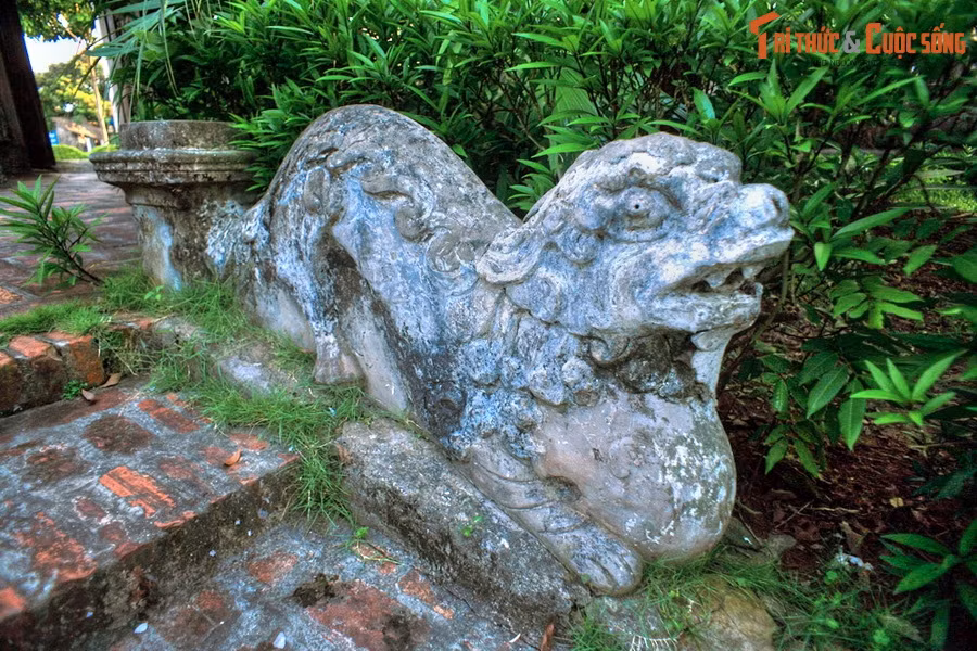 Lại có lời kể rằng, vì nghe thấy tiếng chuông mà nhiều báu vật của người Nam lưu lạc ở xứ Bắc liền trỗi dậy tìm về. Vua quan phương Bắc lúc đó rất lo lắng vì ngày nào tiếng chuông còn vang thì các báu vật phương Nam sẽ về hết với chủ.