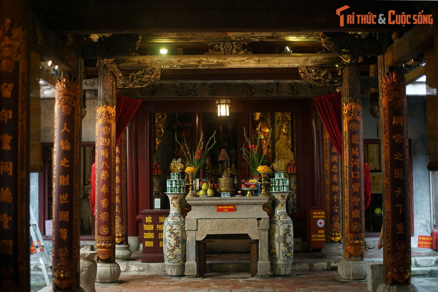 Vể tổng thể, đền Quan Đế có một tầng, được xây dựng theo lối chữ Công. Nét đặc sắc nhất trong kiến trúc của đền là ở chỗ, đây là một đền thờ của người Hoa nhưng lại mang nhiều nét kiến trúc truyền thống Việt, thể hiện ở các kết cấu gỗ lim kiểu chồng rường, các bộ vì vỏ cua…