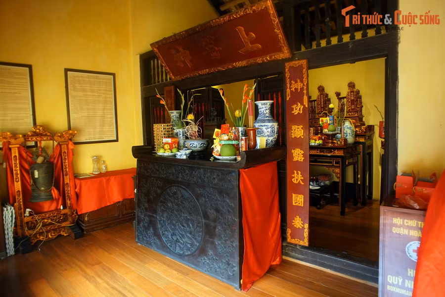 Sau khi xây lại, tầng một của công trình được sử dụng để buôn bán và ở, ngôi đình được chuyển lên tầng hai. Vào năm 2000, ngôi nhà được trùng tu cải tạo để phục vụ cho hoạt động du lịch của phố cổ, phần lớn kiến trúc cũ vẫn được gìn giữ.