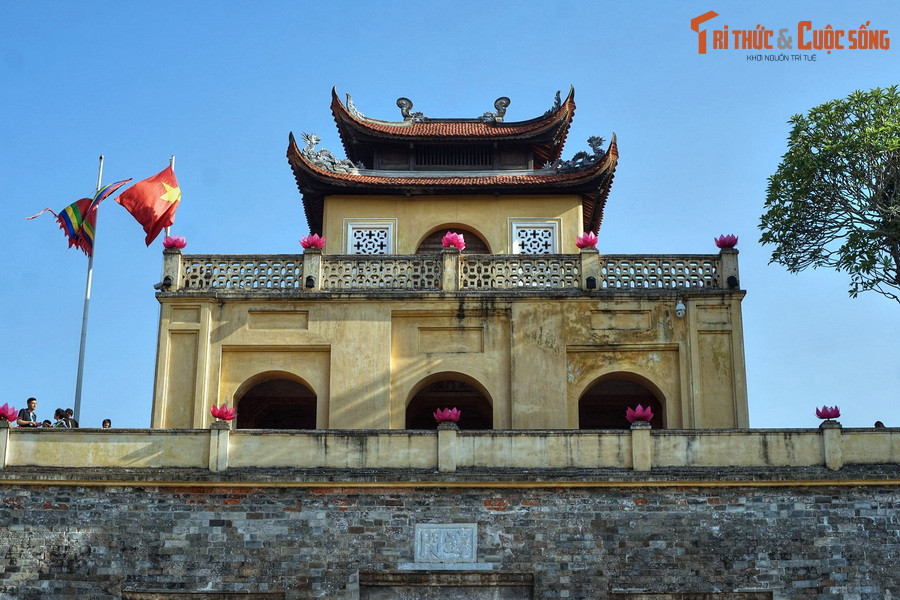 Trong Lời kêu gọi này, Người nhắn gửi: “Cùng đồng bào Hà Nội thân mến! Tám năm qua, Chính phủ phải xa rời Thủ đô để kháng chiến cứu nước. Tuy xa nhau, nhưng lòng Chính phủ luôn luôn gần cạnh đồng bào...”.