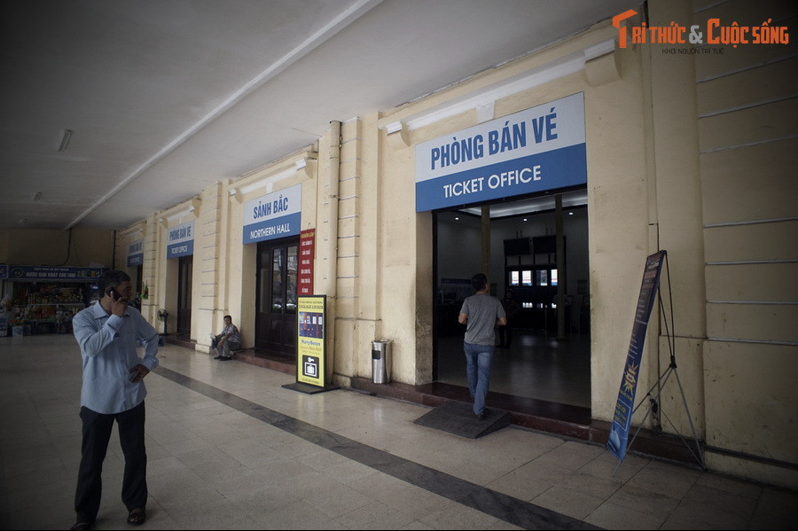 Sau ngày hòa bình và thống nhất, ga Hà Nội đã được xây sửa lại khang trang hơn, khẳng định vai trò của một đầu mối giao thông quan trọng của cả nước.