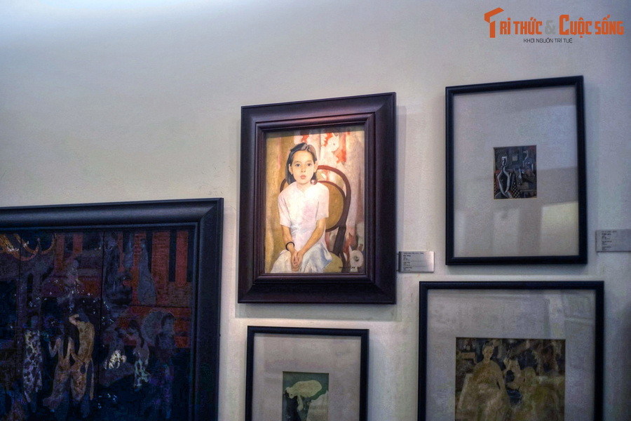 2. Cũng được lưu giữ tại tại Bảo tàng Mỹ thuật Việt Nam, bức tranh "Em Thúy" được coi là một tác phẩm đỉnh cao của danh họa Trần Văn Cẩn (1910–1994).