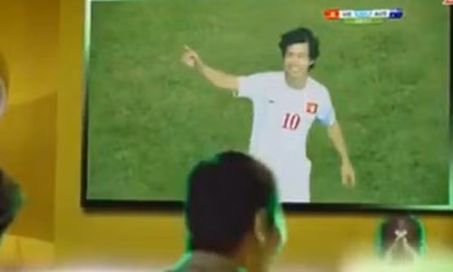 Cong Phuong bi VFF “tuyt coi” quang cao bia