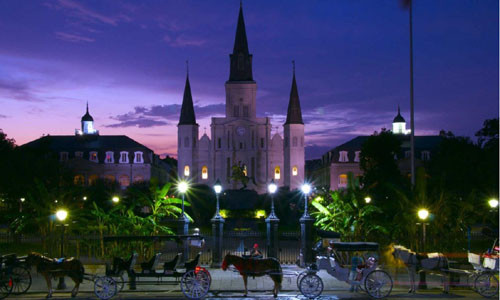 New Orleans là quê hương của nhạc Jazz, gây ấn tượng mạnh với du khách với việc ngắm cảnh mặt trời lặn trên sông Mississippi ở thành phố New Orleans. Thành phố này đã được chọn làm bối cảnh cho bộ phim "Công chúa và chàng ếch" (The Princess and the Frog).