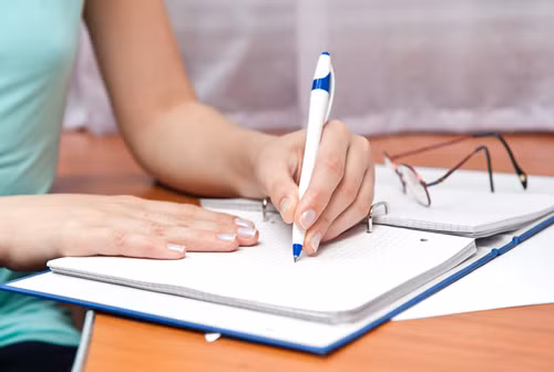 40% người mắc bệnh tâm thần phân liệt thuận tay trái trong tổng số 10% người thuận tay trái trên thế giới.