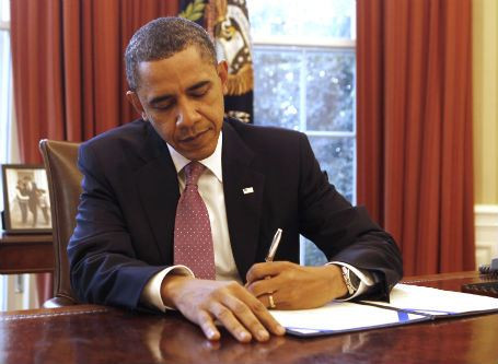 Những người thuận tay trái nổi tiếng thế giới bao gồm: Napoleon, Da Vinci, Michelangelo, Einstein, Newton, Bill Gates, Oprah, Tổng thống Obama (trong ảnh), Jimi Hendrix...