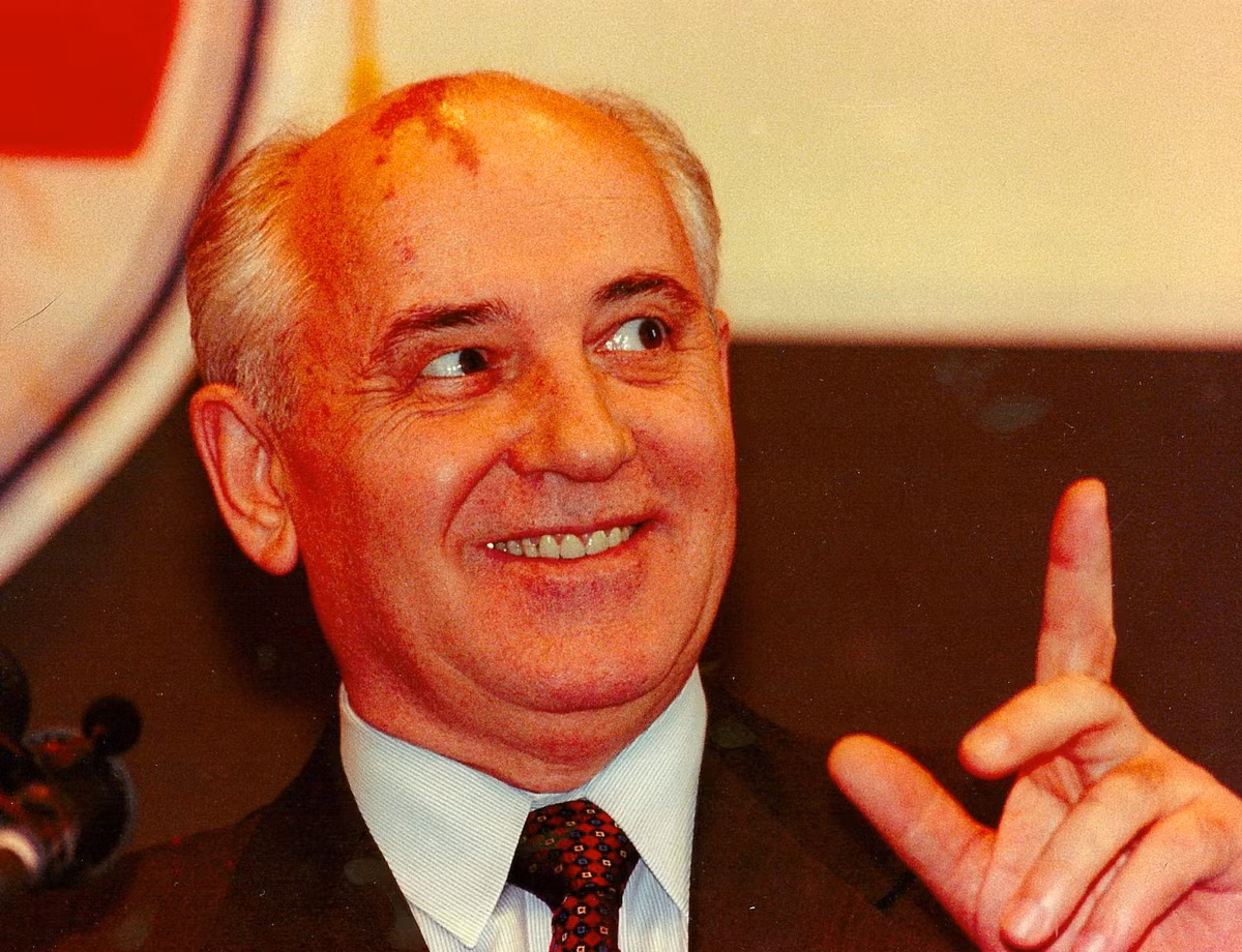 Mikhail Gorbachov sinh ngày 2/3/1931 trong một gia đình làm nông ở Privolnoe, Stavropol.