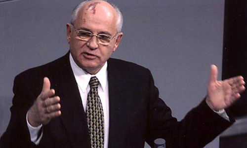 Ông Gorbachev vinh dự giành giải Grammy năm 2004.