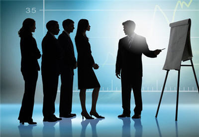 Về nghề nghiệp: Những người sinh ngày 13/2 thường khá hợp với công việc trong lĩnh vực nghiên cứu khoa học, tư vấn tài chính và phim ảnh.