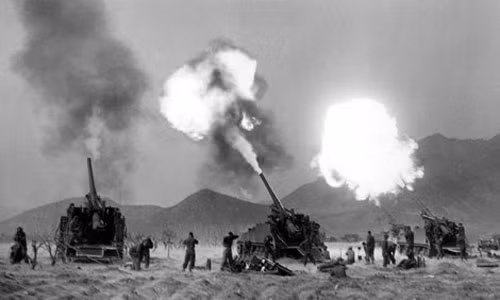 Dưới danh nghĩa Liên Hợp Quốc, Mỹ đã lôi kéo được 21 nước khác tham gia liên minh chiến đấu tại chiến trường Triều Tiên.