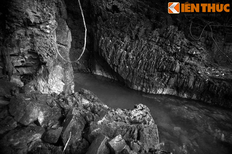 Trải qua những năm tháng song hành cùng cuộc đấu tranh giải phóng dân tộc, báo Việt Nam Độc Lập kết thúc nhiệm vụ vào ngày 11/3/1976, khi ra số cuối cùng là số 1737. Ảnh: Ảnh: Đầu nguồn suối Lê Nin ở chiến khu Pác Bó.