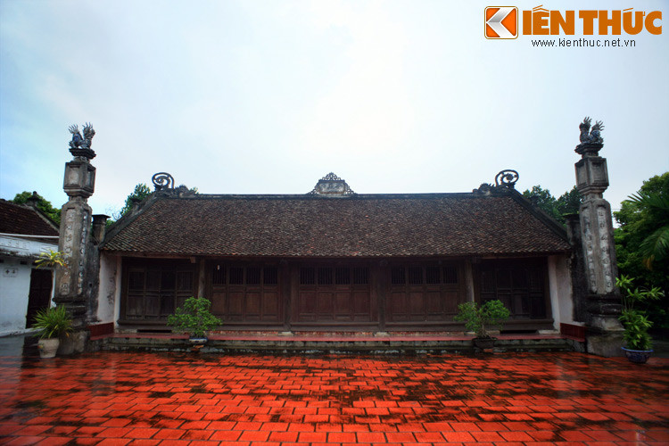 Hải Dương là quê gốc của nhà báo – điệp viên Phạm Xuân Ẩn. Đây là một tỉnh thuộc vùng Đồng bằng sông Hồng, có nền văn hiến lâu đời, là nơi đã sản sinh ra nhiều nhân vật lịch sử lỗi lạc của đất nước. Ảnh: Chùa Bạch Hào, ngôi chùa cổ nổi tiếng ở Hải Dương.