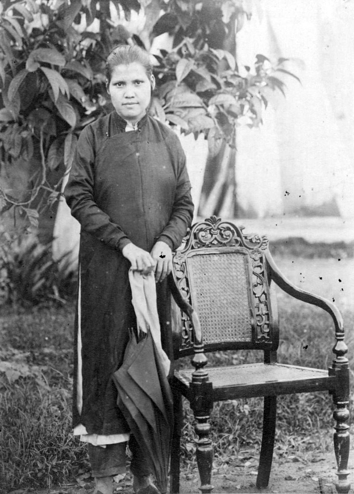 Một thiếu nữ lai, con gái của một người Pháp với một phụ nữ An Nam.