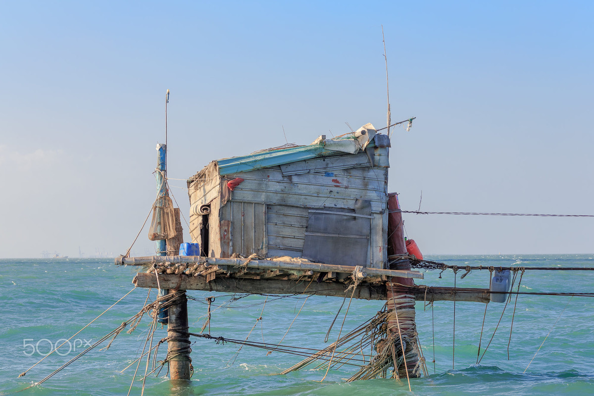 Túp lều trên biển của người ngư dân Vũng Tàu. Ảnh: Manfred Münzl / 500px.com.