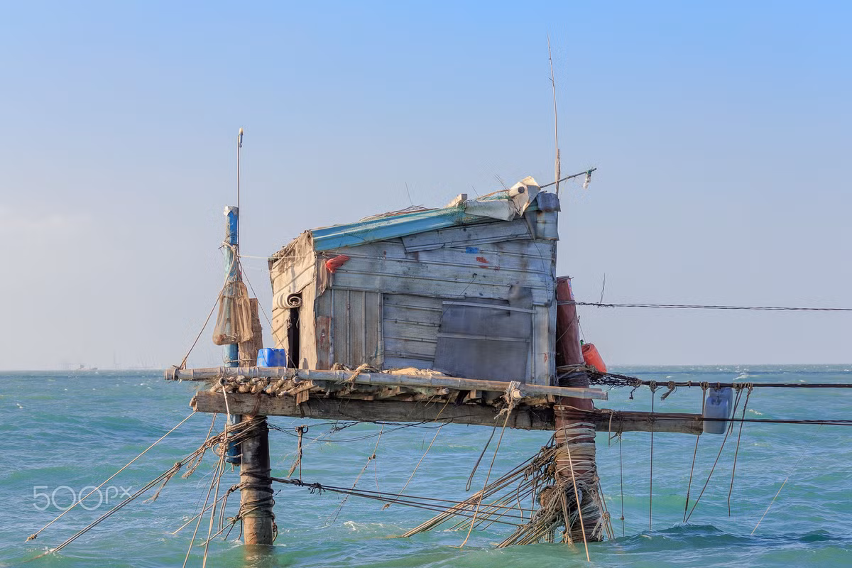 Túp lều trên biển của người ngư dân Vũng Tàu. Ảnh: Manfred Münzl / 500px.com.