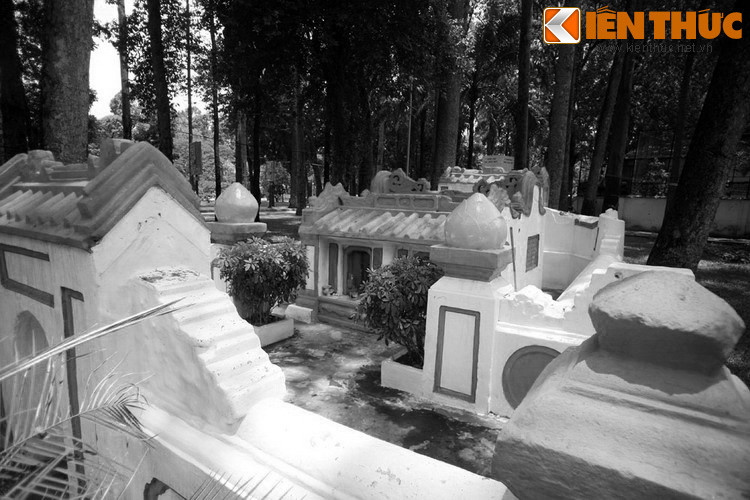 Ông Lâm Quang Kỳ - cháu 4 đời của ông Lâm Tam Lang - là một danh nhân lịch sử được đặt tên đường ở Rạch Giá, Kiên Giang. Tương truyền, ông là phó tướng của anh hùng dân tộc Nguyễn Trung Trực, người đã “đóng thế” để cứu mạng Nguyễn Trung Trực năm 1868.