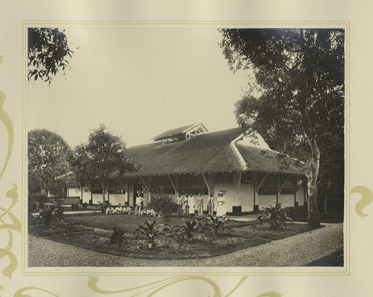 Khu nhà điều trị trong bệnh viện dành cho người bản địa.