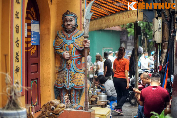 Một số hình ảnh khác về phố Bát Đàn.