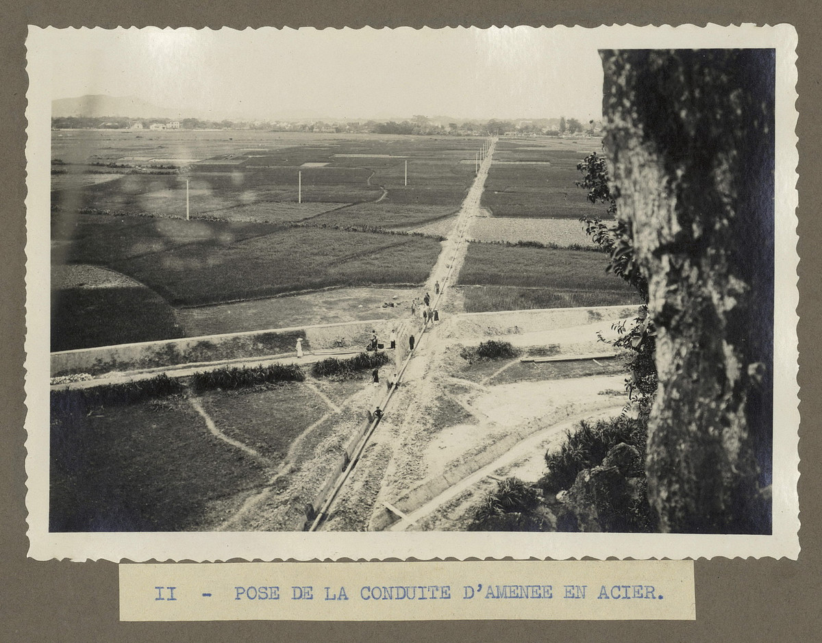 Lắp đặt ống nước bằng thép.