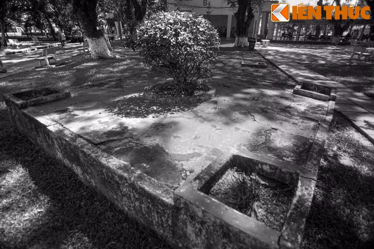 Nhiều thập niên sau đó, do chiến tranh loạn lạc, gia tộc này tứ tán, nhưng ngôi mộ vẫn tồn tại trong khu rừng rậm mà nay đã trở thành Trường Đại học Bách Khoa...