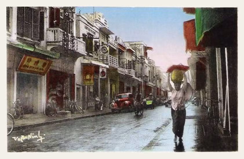 Phố Đông Kinh, nay là Phố Phan Bội Châu.