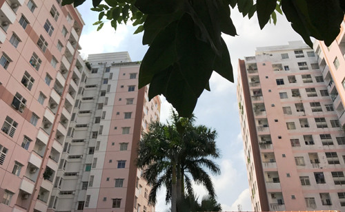 Căn hộ khu chung cư Him Lam, nơi đang xảy ra vụ việc 2 cháu bé bị cha khống chế.